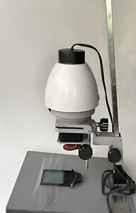 Vivitar Enlarger Model: E-33 for Photography Photo Negatives up to 2 1/4 x 2 1/4