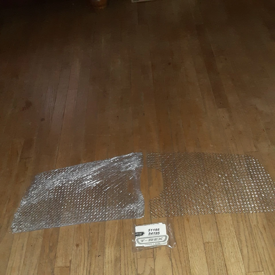 Rejilla de malla de acero inoxidable T-REX 2007-2014 Cadillac Escalade H2 Foto 1 de 4