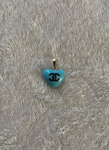 Charm pendente Chanel cuore CC blu Autentico NUOVO