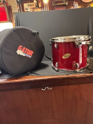 LUDWIG ACCENT CS CUSTOM 13" RACK TOM en ROJO VINO CON ESTUCHE Y SOPORTE GATOR Foto 1 de 4