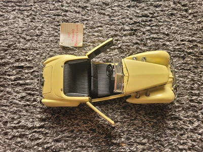 FRANKLIN MINT 1937 CORD 812 PHAETON COUPE B11PN92 - Image 1 of 4