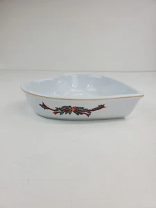 Pointsettia and Ribbons Heart shaped Casserole Dish - Picture 1 of 6