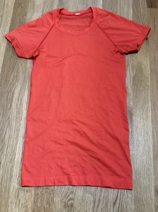 Lululemon Swiftly Tech Kurzarm 2.0 ~ Größe: 2 orange gebraucht, in einwandfreiem Zustand - Bild 1 von 6