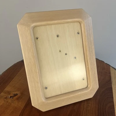 Marco de fotos de madera octogonal vintage 5x7 montaje en mesa o pared Foto 1 de 4