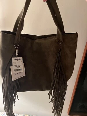 Nuevo, nunca usado, bolso mujer gamuza verde oliva con borlas Foto 1 de 4