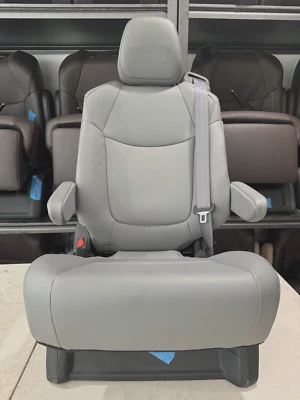 Toyota Sienna 2021-2024 Second Row seat Left side - 7 passenger  Leather  Gray - Image 1 of 4