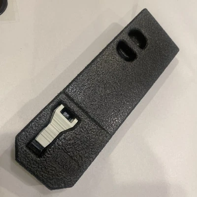 Mercedes-Benz W203 C230 C320 Clase C 2001-2007 ~ cubierta de caja de fusibles Foto 1 de 4