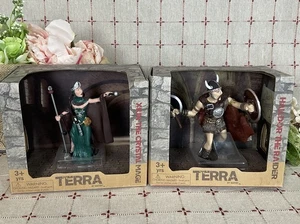 Terra von Battat Halldor The Raider Wikinger Krieger Figur & Xiun der Kristallmagier - Bild 1 von 8