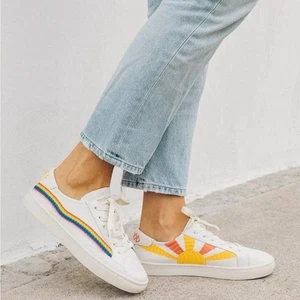 Soludos Ibiza Sz 8 White Leather Low Top Sneakers Rainbow Wave Good Vibes - Picture 1 of 10