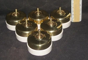 10 Vintage Ottone E Porcellana Ceramica Electric Interruttore Casa Decor One Way - Foto 1 di 3