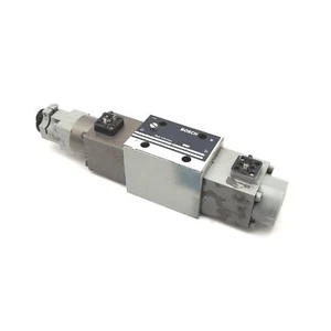 Bosch Rexroth 4WRP 10 W 63S –1X/G24Z4/M 4/3 Servo Solenoid Valve 24VDC - Picture 1 of 9