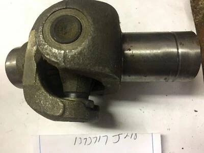 Buick serie 40-47 40, serie 40-41 50, todo con transmisión estándar. Junta en U con yugos Foto 1 de 3