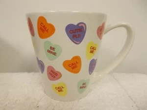 Taza de té de porcelana colorida Candy Hearts Día de San Valentín - Imagen 1 de 6