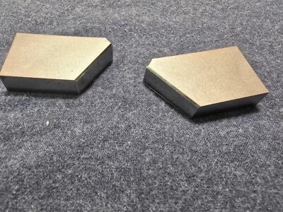 Детали проигрывателя Sanyo Plus Q40 — передняя хромированная отделка/концы крепления пластин - Изображение 1 из 4