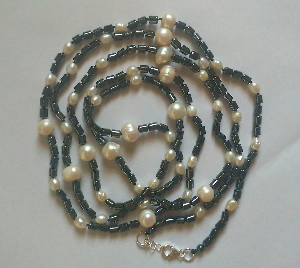 Collana lunga ematite e perle di fiume bianche con chiusura Argento 925 139 cm - Immagine 1 di 1