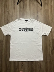 T-shirt bianca Y2K NHS SKATEBOARDING IS NOT A CRIME taglia XL - Foto 1 di 6