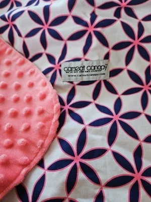 Funda de asiento de coche para bebé de CARSEAT CANOPY Minky rosa, azul/blanco venta al por menor $80+  Foto 1 de 2