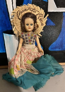Vintage 1970s Puerto Rico Doll with Straw Hat 7' - Picture 1 of 5
