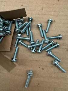 100 Pcs Beltway Supply 8/32 x 3/4"  Phillips Pan Sems W-L/L Screws - Picture 1 of 6