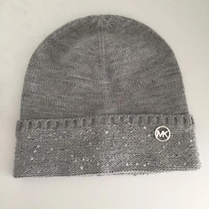Michael Kors Damen Pailletten-Streifen Bündchen Mütze Grau Silber Strick One Size Neu ohne Etikett - Bild 1 von 7