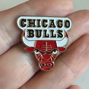 Vintage 1980s 1990s Chicago Bulls Team Logo Enamel Lapel Pin — NBA Basketball - Picture 1 of 3