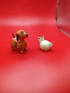 Perro de granja Fisher Price Little People de colección cachorro y pollo - Imagen 1 de 5