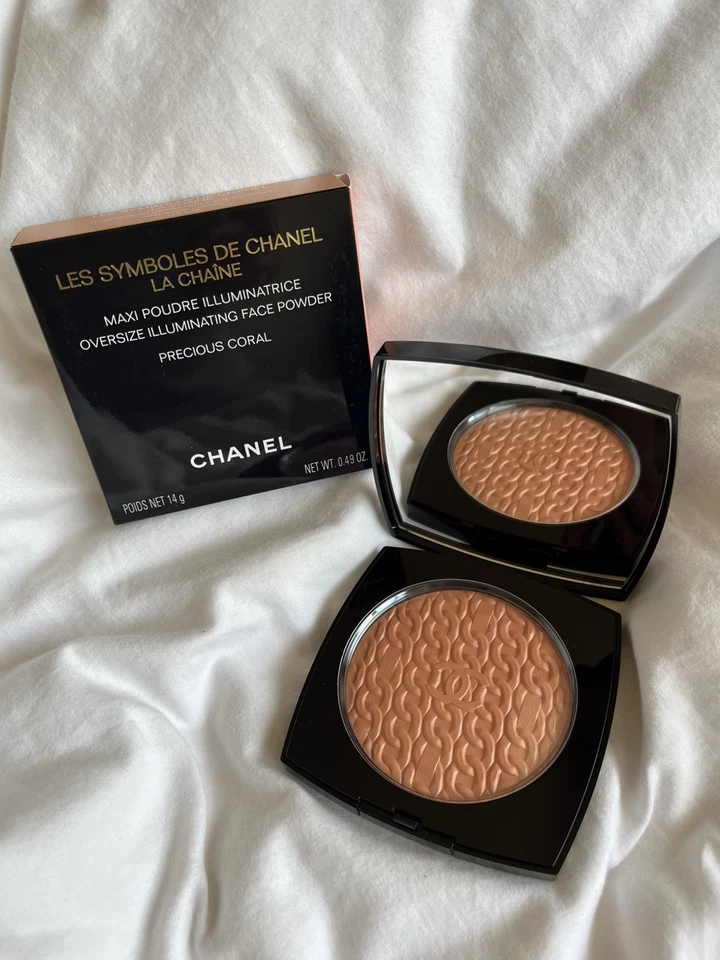 Chanel Les Symboles Oversize Illuminating Powder Highlighter Precious Coral 14g - Image 1 of 4