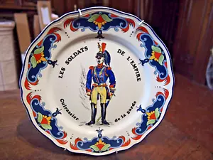 Assiette décoratif en porcelaine représentant un cuirassier de la garde - Picture 1 of 2
