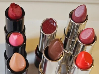 Rimmel Moisture Renew Kate Lasting Finish Lipstick Flawed Tip Lip Color Choice - Image 1 of 2