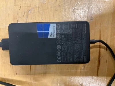 Зарядное устройство Microsoft 1536 для Microsoft Surface Pro - Изображение 1 из 2