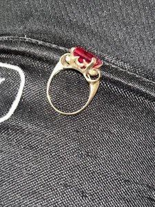 red ruby engagement ring - Picture 1 of 3