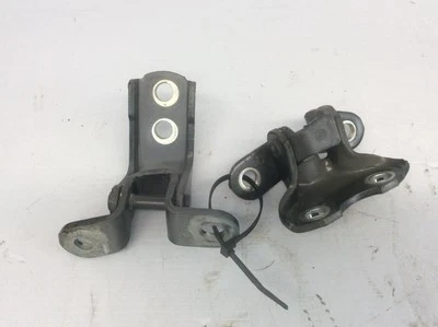 12 13 14 15 Toyota Prius Front Right Door Hinge V - Image 1 of 4