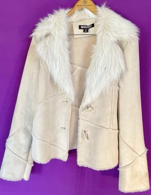 Chaqueta de felpa de cuero sintético para mujer XOXO Stylin talla mediana Foto 1 de 4