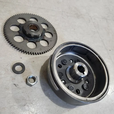 2006 - 2024 Yamaha TTR50E ROTOR VOLANTE MAGNETO EMBREAGEM DE PARTIDA ORIGINAL DO FABRICANTE COMP - Imagem 1 de 4