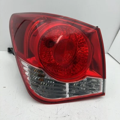Lanterna traseira esquerda do motorista Chevrolet Cruze 2012-2014 usada - Imagem 1 de 4