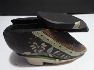 Vintage Hand Carved Wooden Ladies Shoe Trinket Ring Box Folk Art With Lid - Picture 1 of 10