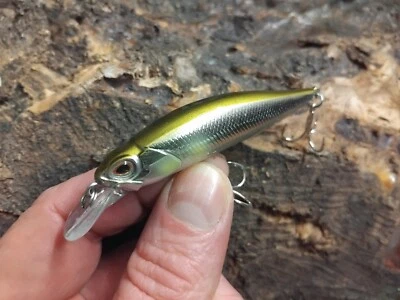 AEW WOBBLER SUSPENDING TWITCHBAIT AYU 7,7 CM RAPFEN FORELLEN BARSCH DÖBEL KÖDER - Bild 1 von 3