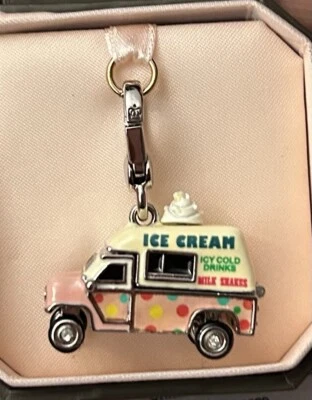 Nuevo encanto de camión de helados Juicy Couture Foto 1 de 4