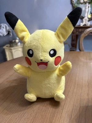 Juguete de peluche parlante Pokémon My Friend Pikachu 10"" amarillo Pikachu Foto 1 de 4