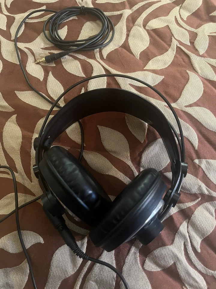 Auriculares de DJ de estudio AKG K240 MkII negros plateados 55 ohmios sobre la oreja Foto 1 de 4