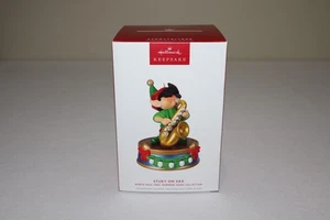Hallmark 2024 Andenken Ornament Nordpol Baumschneider Band Stuey auf Sax NEU - Bild 1 von 4