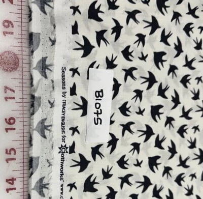 Tela artesanal de edredón de algodón blanco Clothworks Seasons media yarda Foto 1 de 4