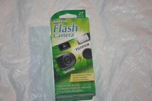 NEU - Fujifilm Quicksnap Flash 400 ASA 35mm Einwegkamera EXP 11/2021 - Bild 1 von 2