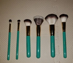 BH Cosmetics 6pc Makeup Foundation, Eye Shadow brushes New Opened Box - Picture 1 of 1