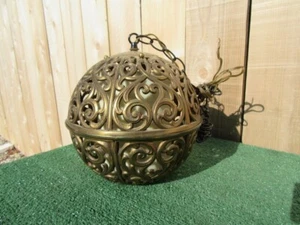 Lampada globo swag sospensione ottone MCM vintage anni 50 lanterna swag luce filigrana - Foto 1 di 9