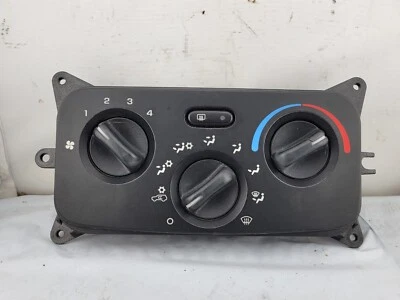 Jeep Liberty 2002 2003 control de aire acondicionado OEM P55037533AB Foto 1 de 4