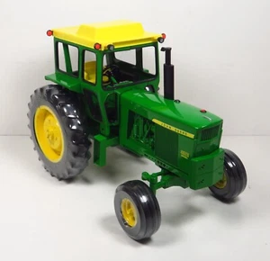 2001 National Toy Farmer Show ERTL John Deere 4520 Tractor Diecast 1:16 - Picture 1 of 14