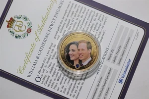 🧭🇨🇰COOK ISLANDS DOLLAR 2011 VERGOLDET + COA VERLOBUNG KATE & WILLIAMB87#17 - Bild 1 von 4
