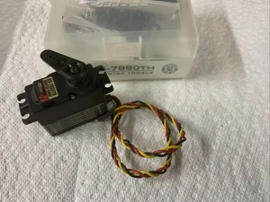 Hitec HS-7980TH Monster Torque 7,4 Volt servo digitale programmabile alta tensione - Foto 1 di 4