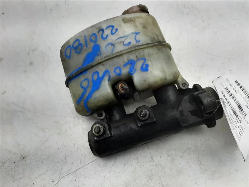 GMC SIERRA 1500 1999 2000 2001 2002 camioneta cilindro maestro de freno 18048539 Foto 1 de 4